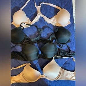 Victoria’s Secret Bras Size 32D - quantity 4